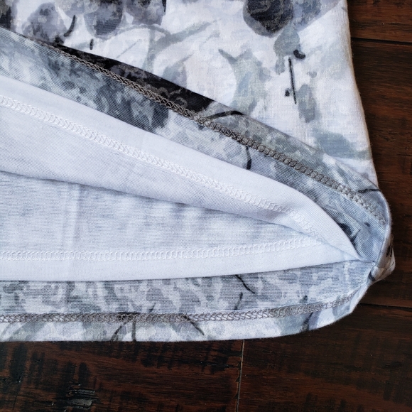 Coldwater Creek Floral / Rose Black & White Modern T-Shirt Tee Lined NWOT - Picture 8 of 13